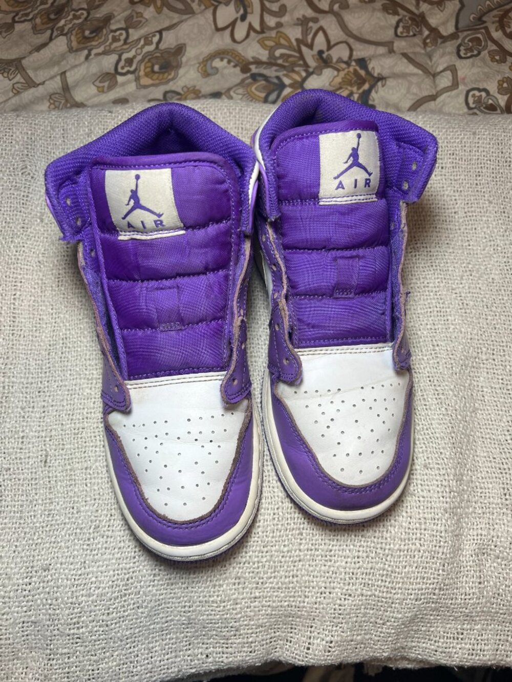 Nike Air Jordan 1 Mid Youth Size 4Y White/Purple Basketball Sneakers – Pre-Owned